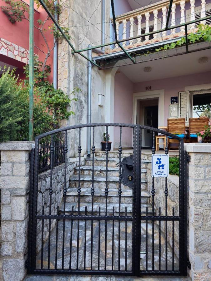 Apartman Lila Čunski Exterior photo