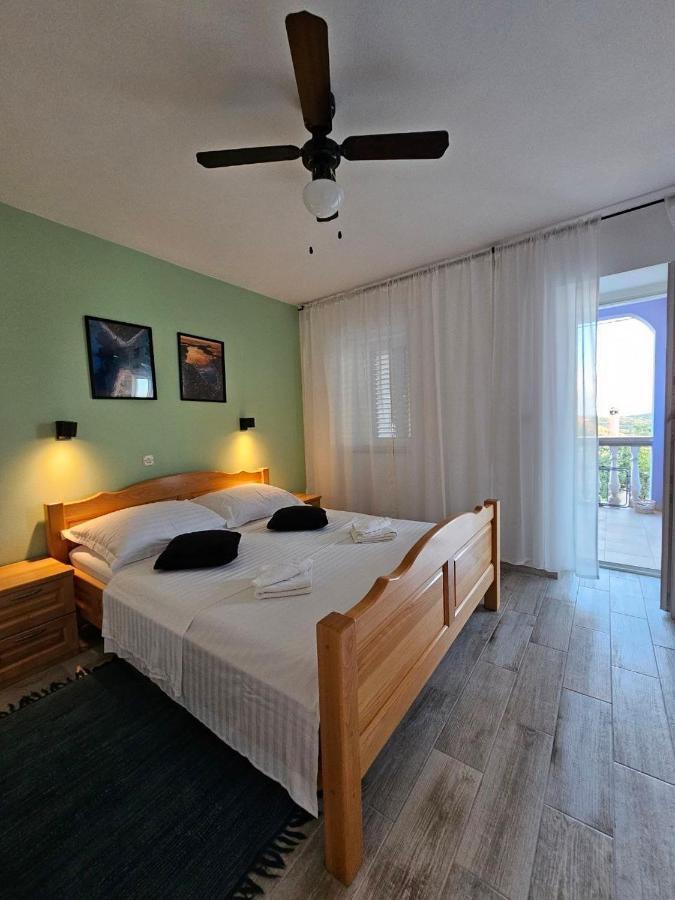 Apartman Lila Čunski Exterior photo