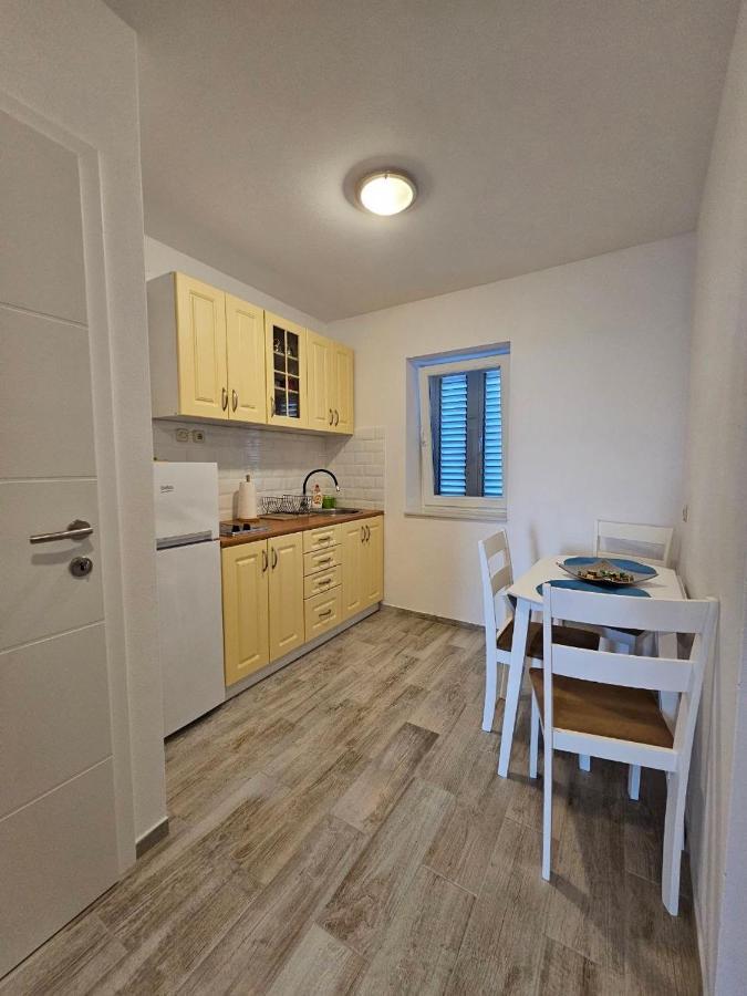 Apartman Lila Čunski Exterior photo
