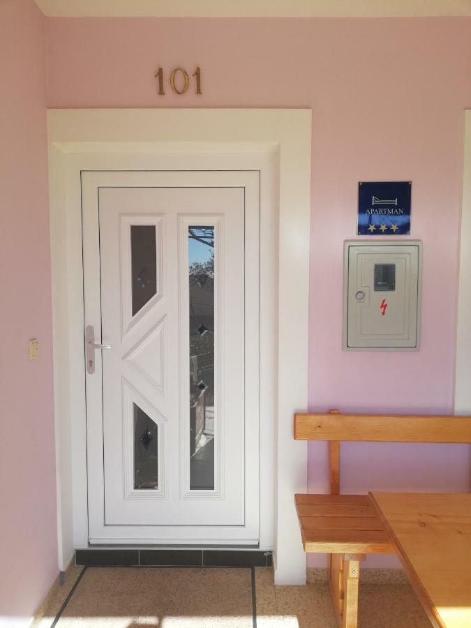 Apartman Lila Čunski Exterior photo